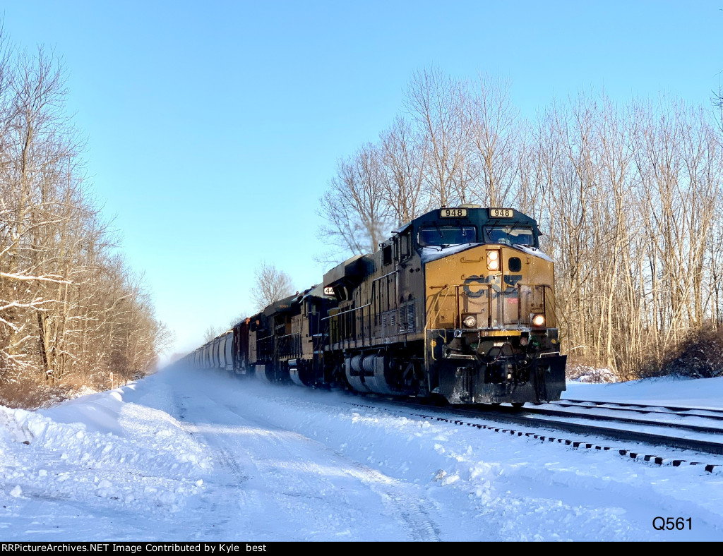 CSX 948 on Q561